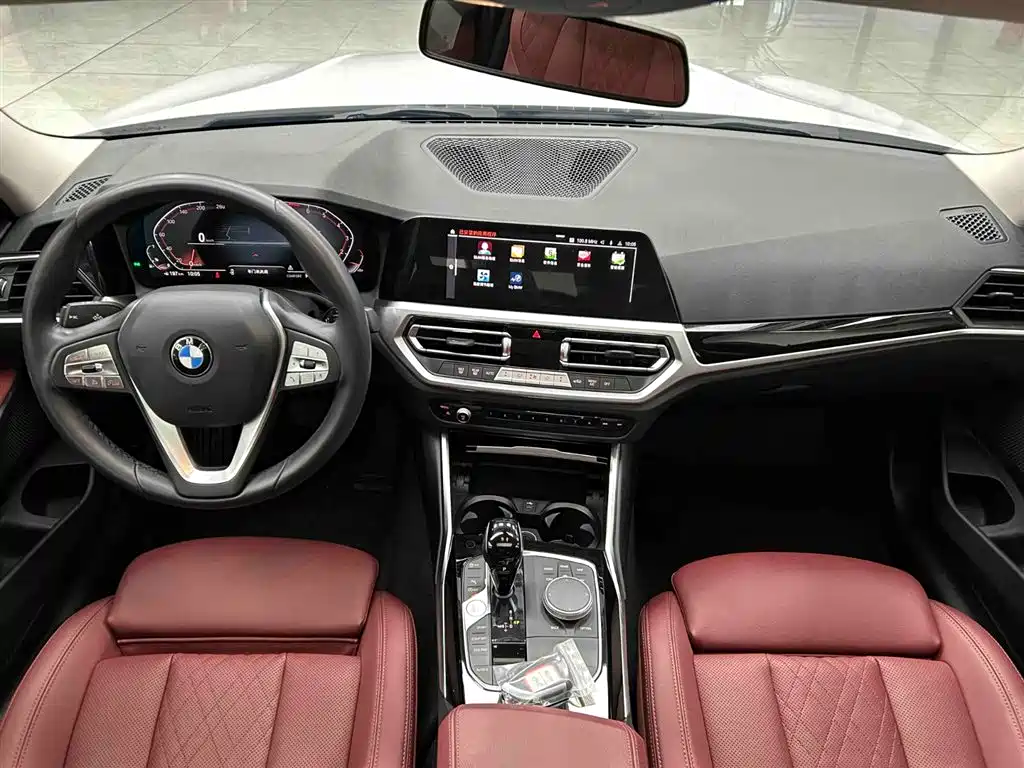 BMW 3 Series 2022 320i Sport Package фото 2