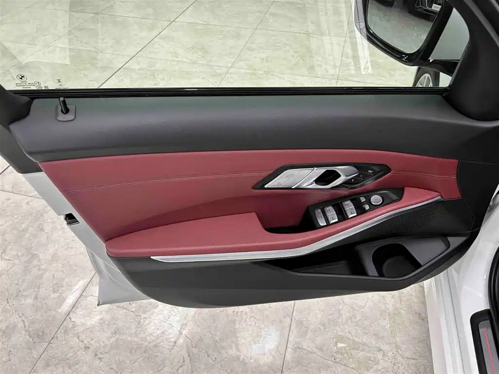 BMW 3 Series 2022 320i Sport Package фото 11