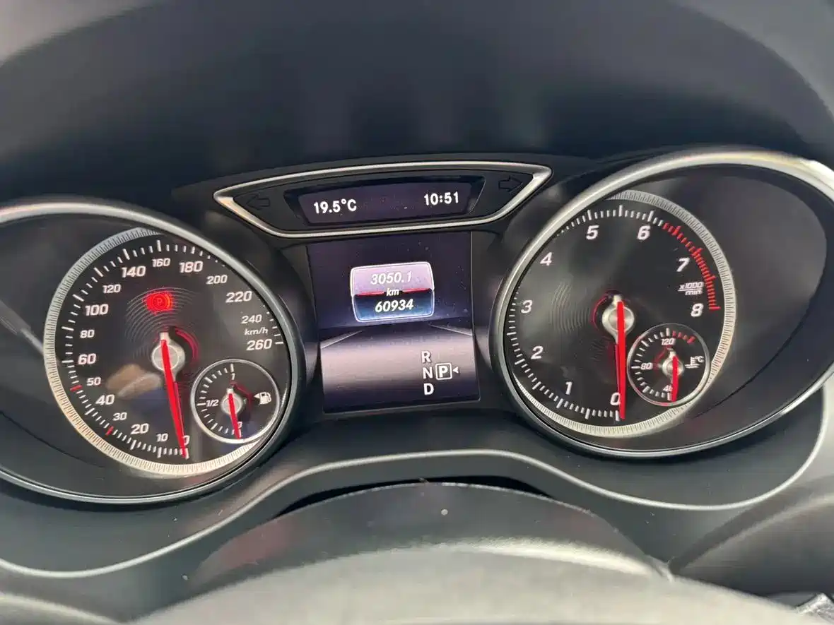 Mercedes-Benz GLA 2018 GLA 200 Dynamic фото 11