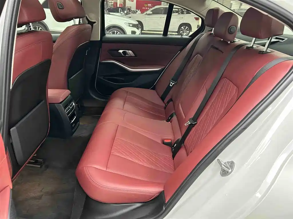 BMW 3 Series 2022 320i Sport Package фото 15