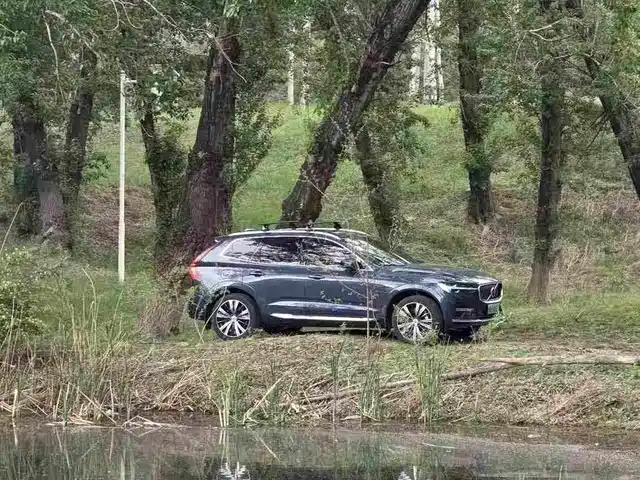 Volvo XC60 Plug-in Hybrid 2023 T8 Plug-in Hybrid Long Range AWD Smart Elegance Luxury — фото 3