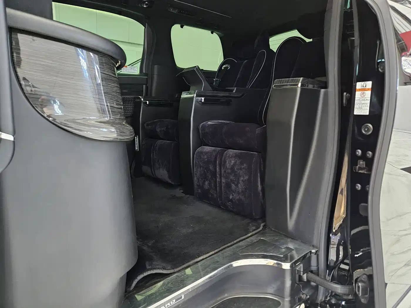 Toyota Alphard 2019 Hybrid 2.5L Premium Edition фото 14