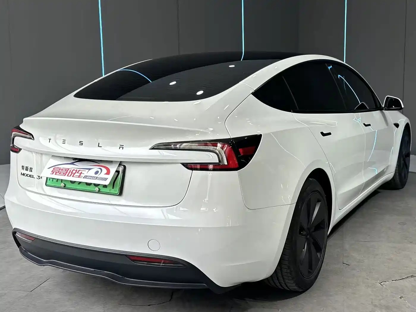 Tesla Model 3 2026 2025 Model Year Facelift Long Range All-Wheel Drive