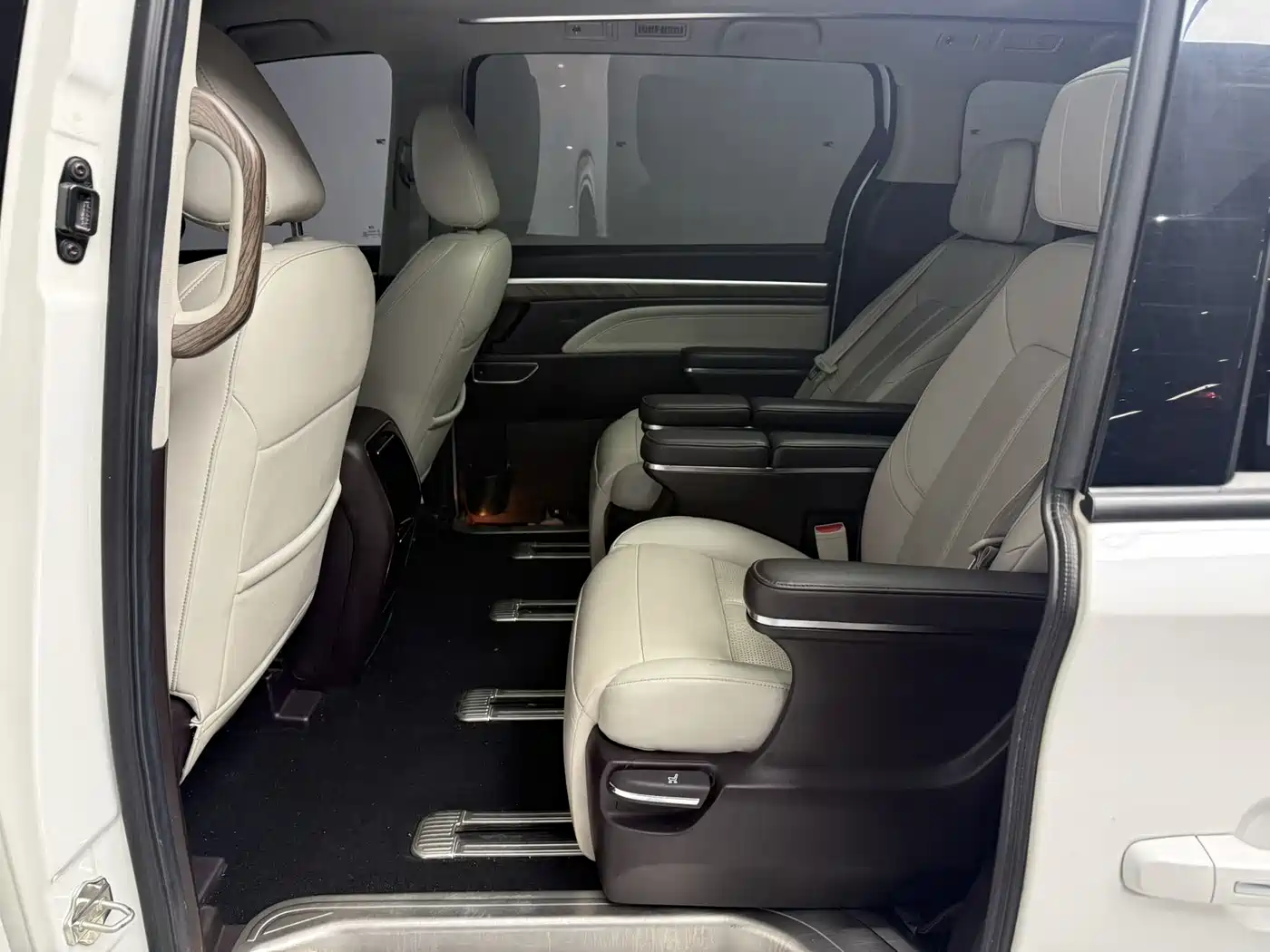 GAC Trumpchi Trumpchi M8 2021 Leading Show Series 390T Ultimate Edition фото 7