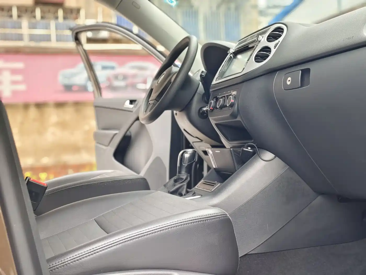 Volkswagen Tiguan 2015 1.8TSI Automatic 2WD Trendline фото 12