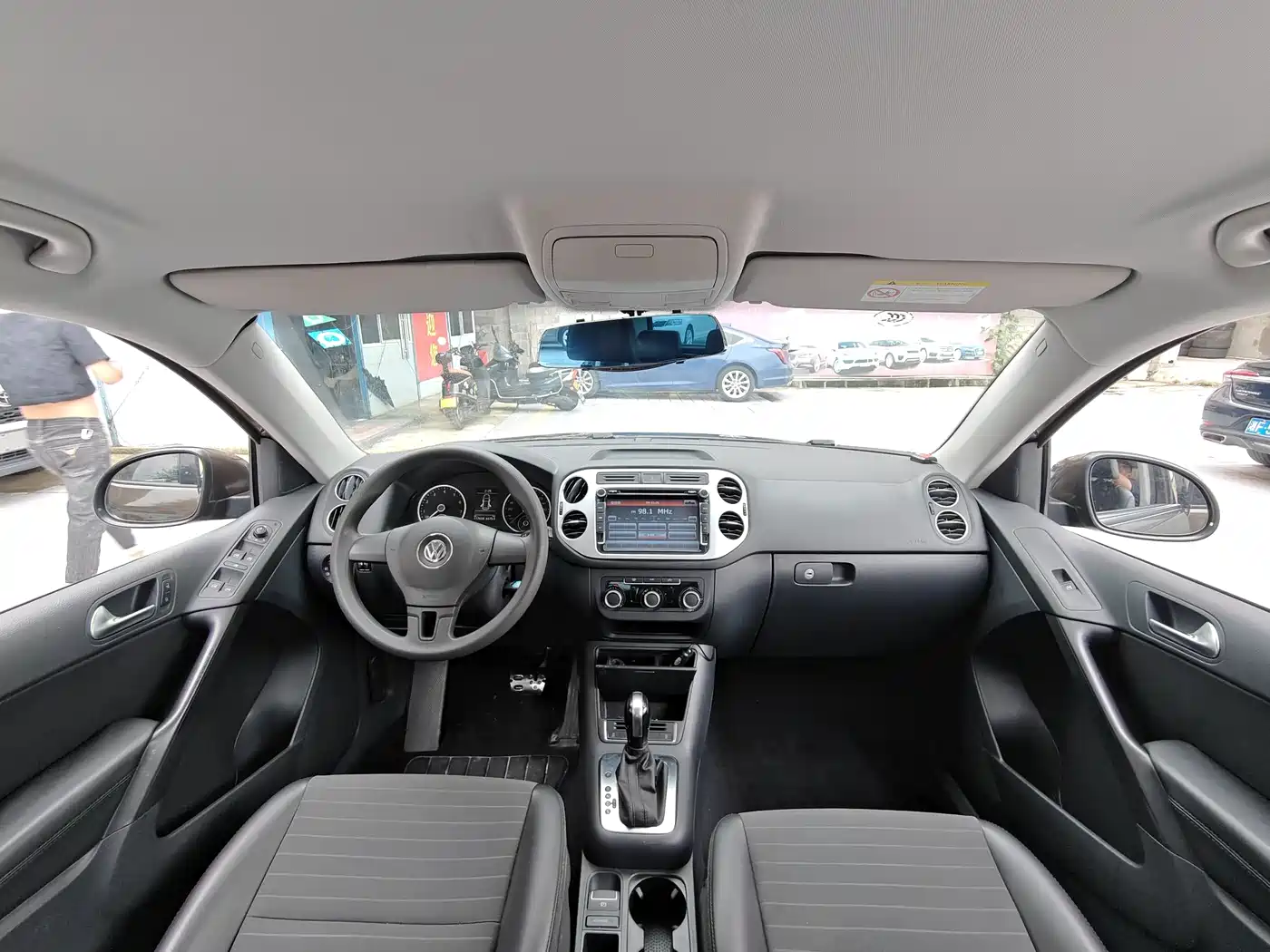 Volkswagen Tiguan 2015 1.8TSI Automatic 2WD Trendline фото 6
