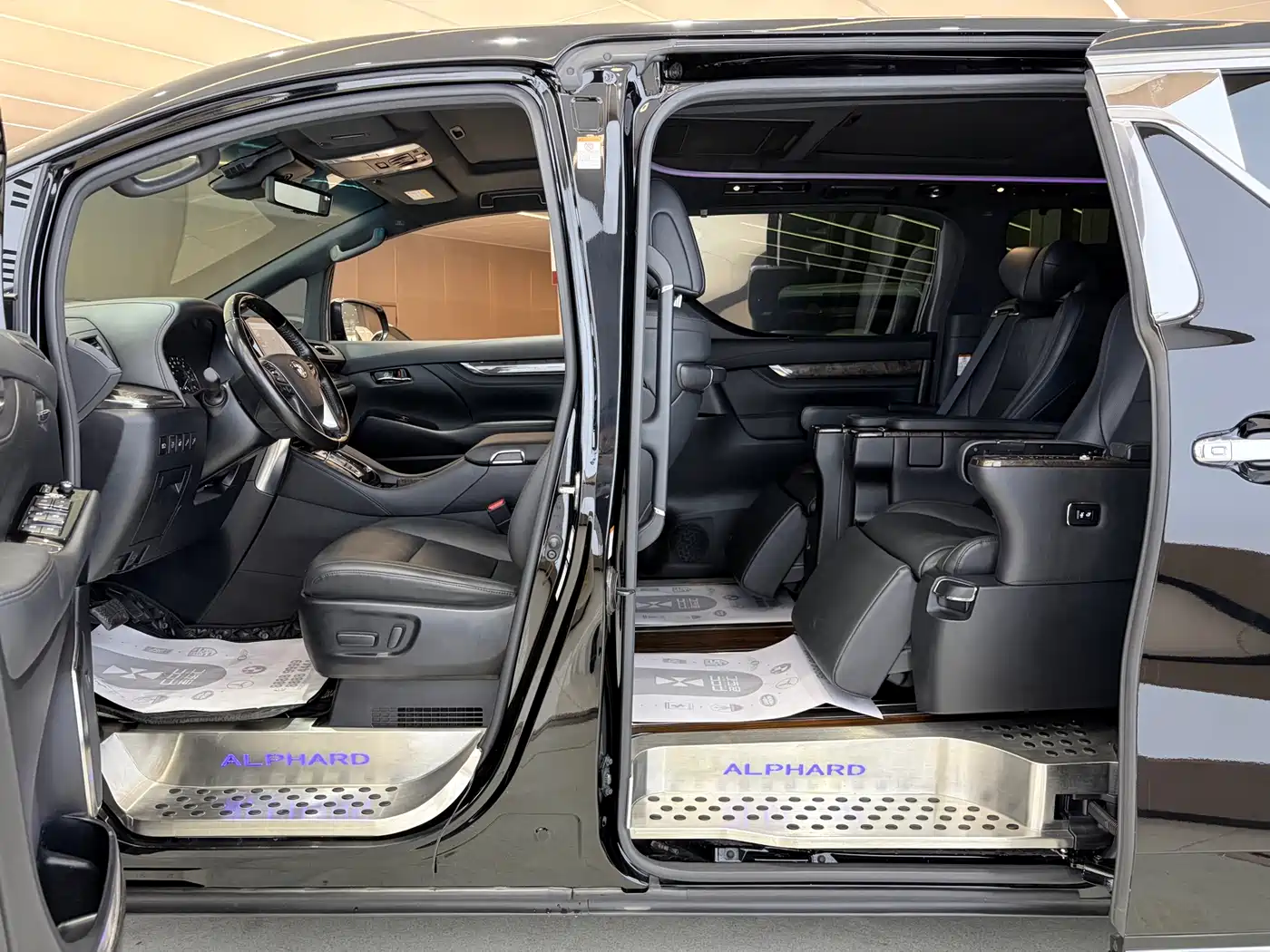 Toyota Alphard 2021 Hybrid 2.5L Premium фото 10