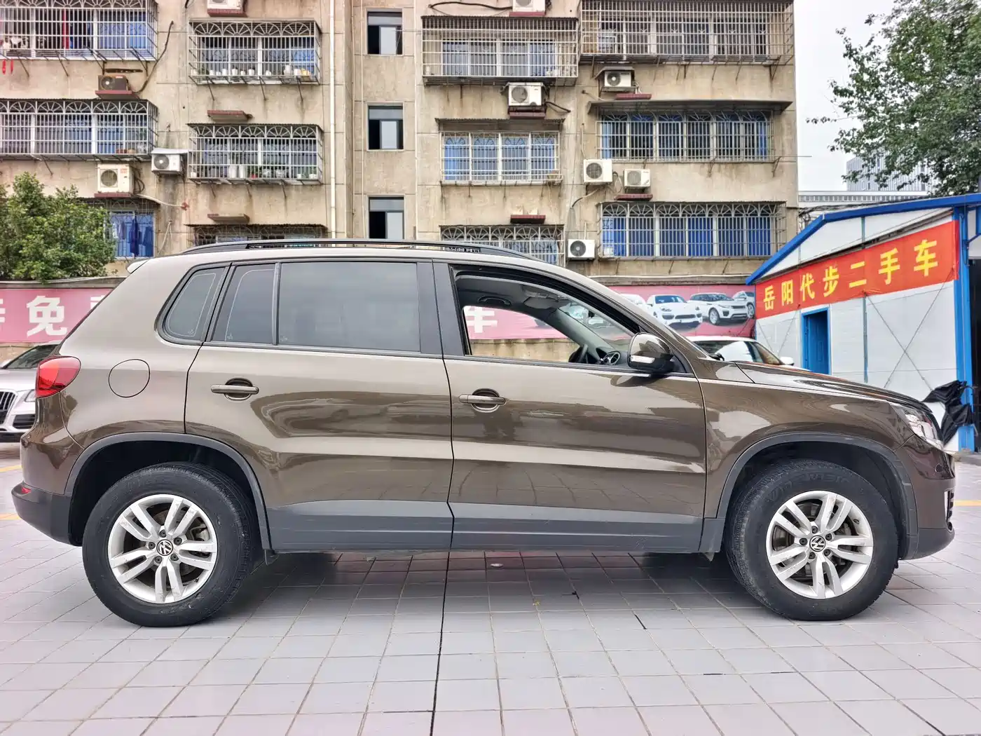Volkswagen Tiguan 2015 1.8TSI Automatic 2WD Trendline фото 4