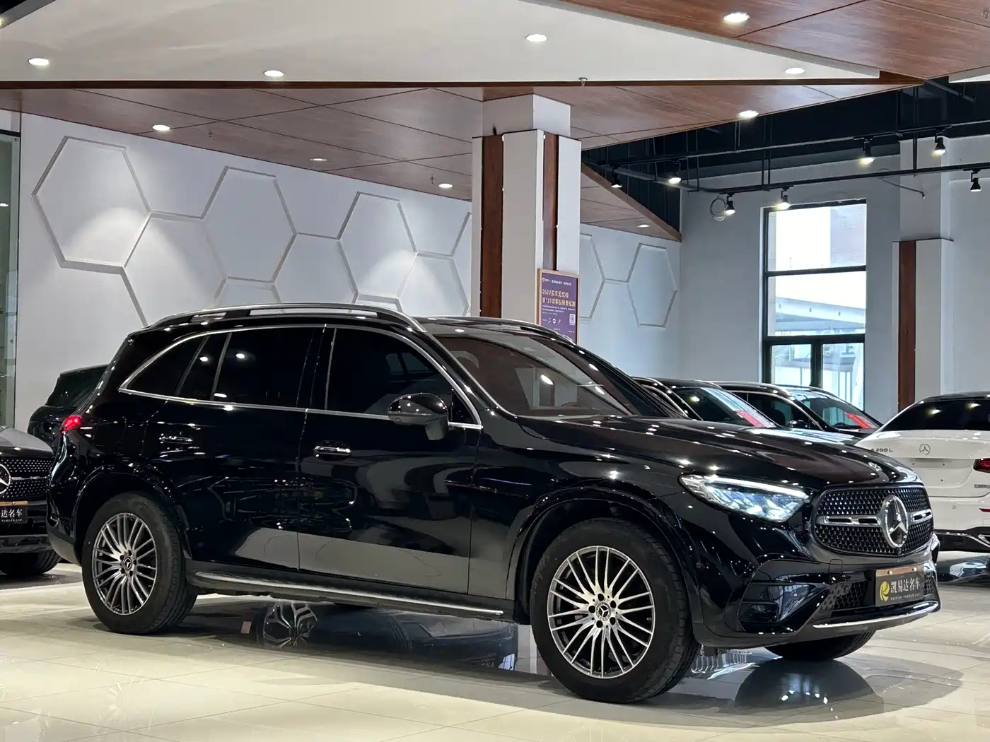 Mercedes-Benz GLC 2024 Facelift GLC 300 L 4MATIC Sport 5-seater фото 4