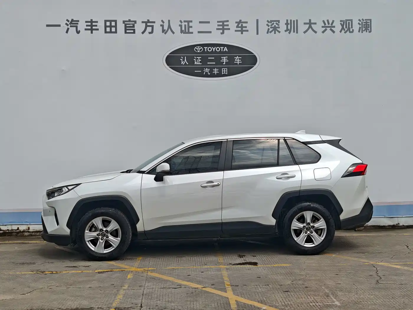Фото 3 - Toyota RAV4