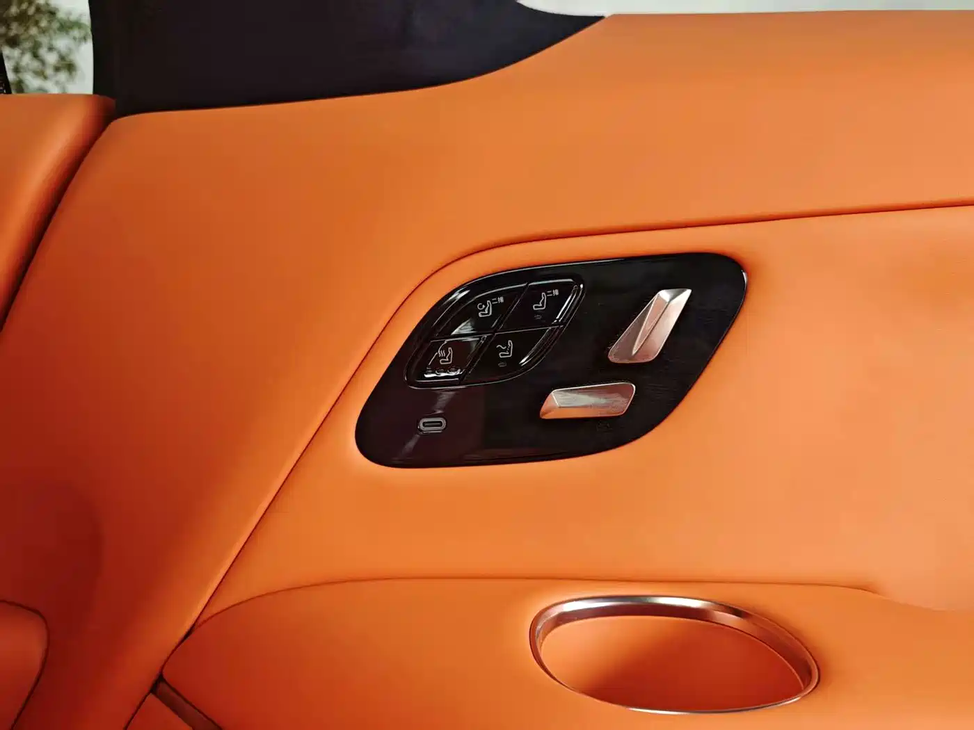 Lynk & Co 900, миниатюра 20