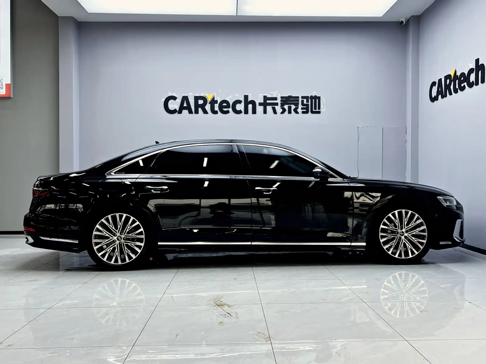 صورة 7 - Audi A8
