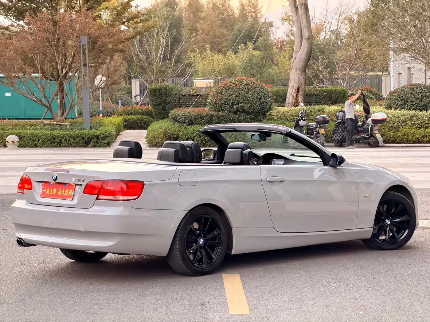 BMW 3 Series (Import) 2009 Model 330i Convertible фото 12