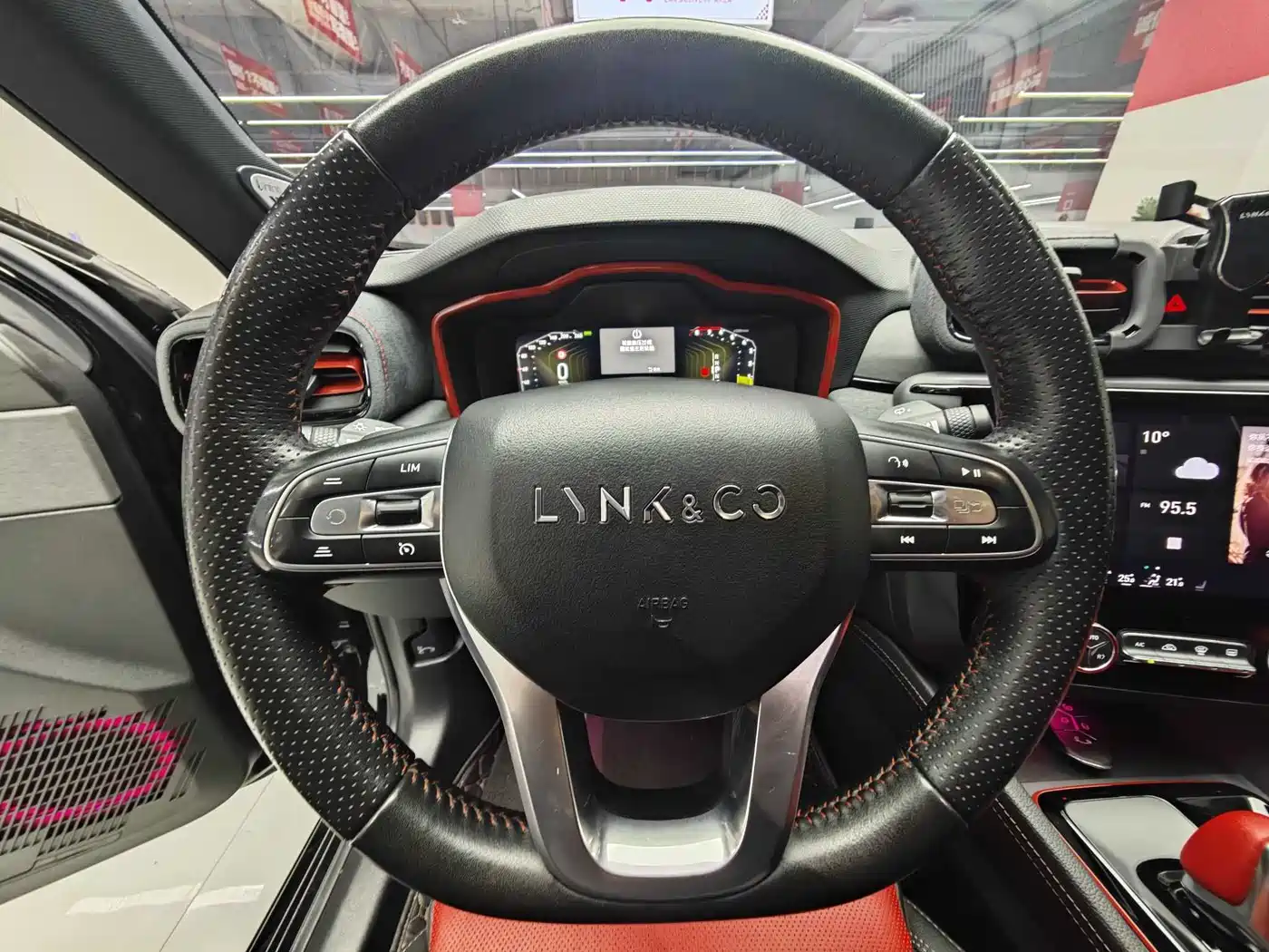 Lynk & Co 03 2021 2.0TD Auto Jin Champion Edition фото 4