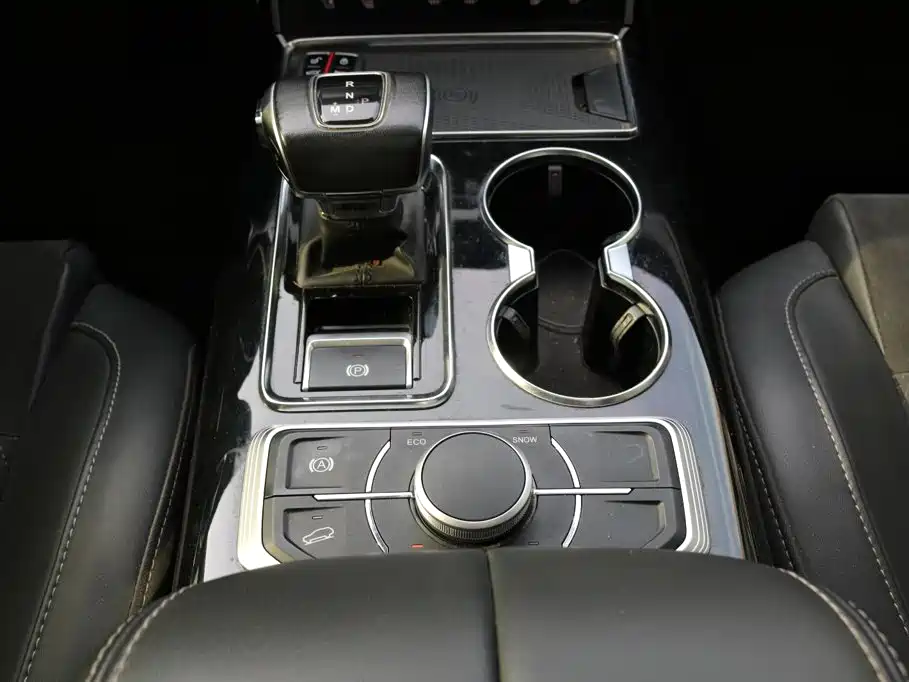 Hongqi HS7 2020 2021 2.0T DCT FWD Smart Connect Qi Chang Edition