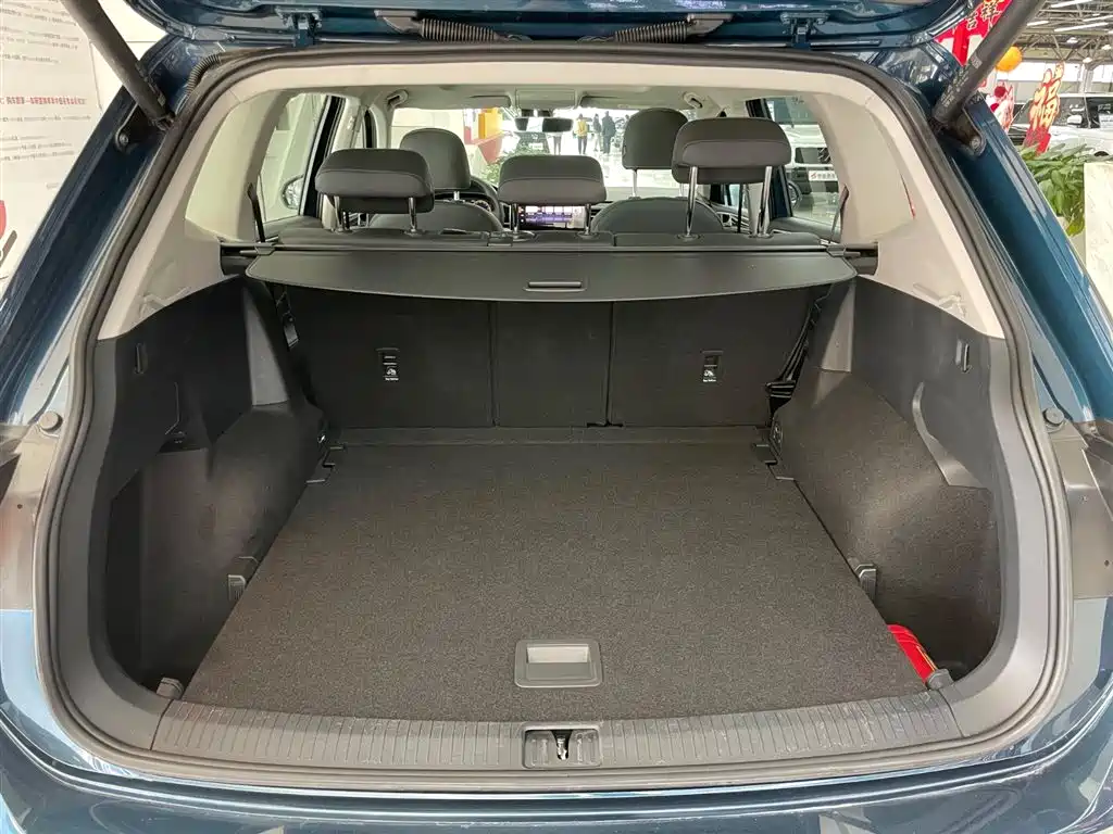 Volkswagen Tiguan L 2022 330TSI Auto 2WD R-Line Premium Edition фото 17