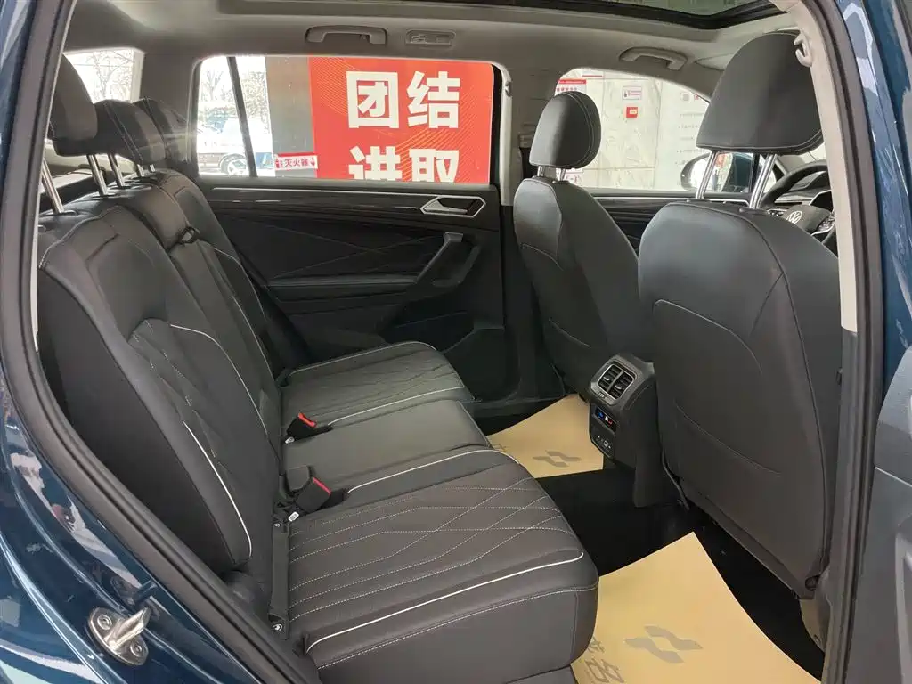 Volkswagen Tiguan L 2022 330TSI Auto 2WD R-Line Premium Edition фото 19