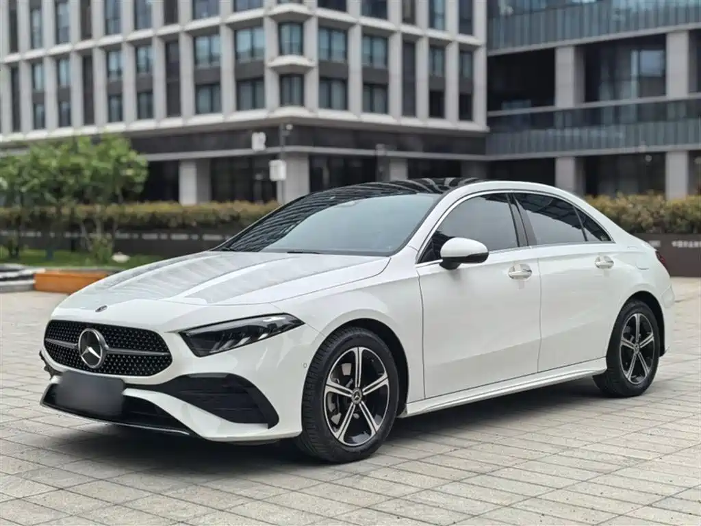Mercedes-Benz A-Class 2023 A 200 L Fashion фото 2