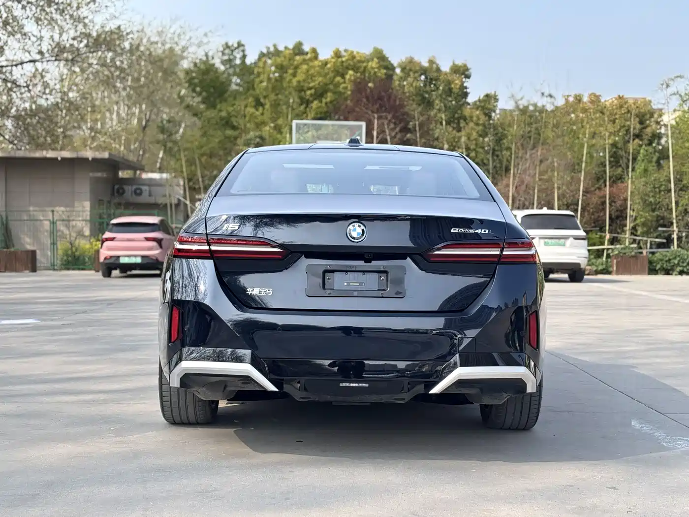 BMW I5