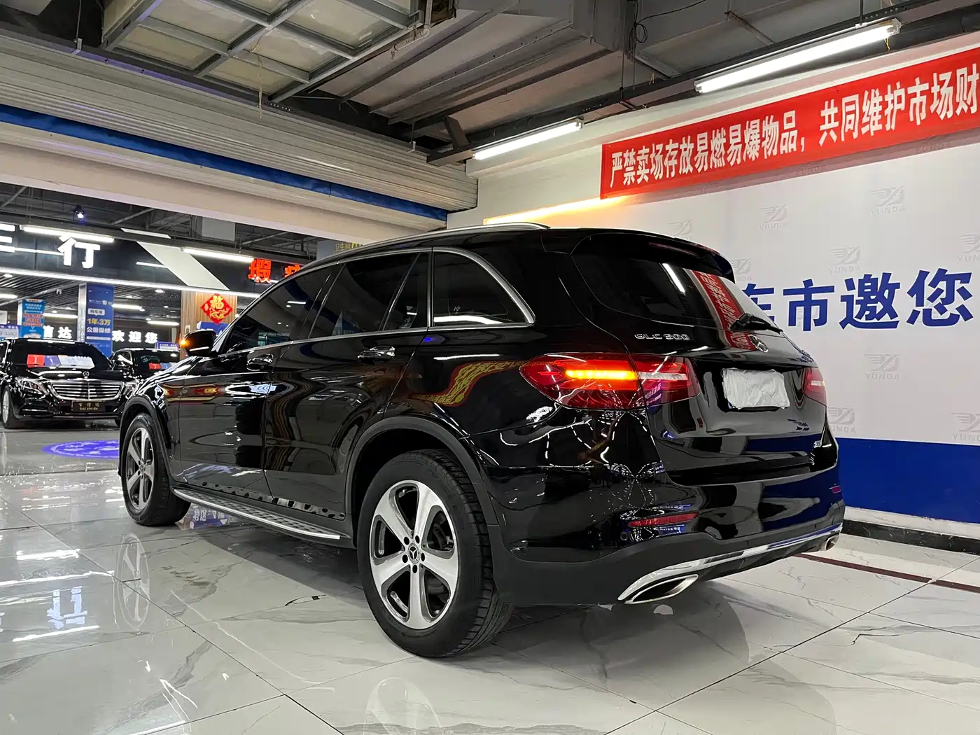 Mercedes-Benz GLC 2017 GLC 300 4MATIC Dynamic фото 3