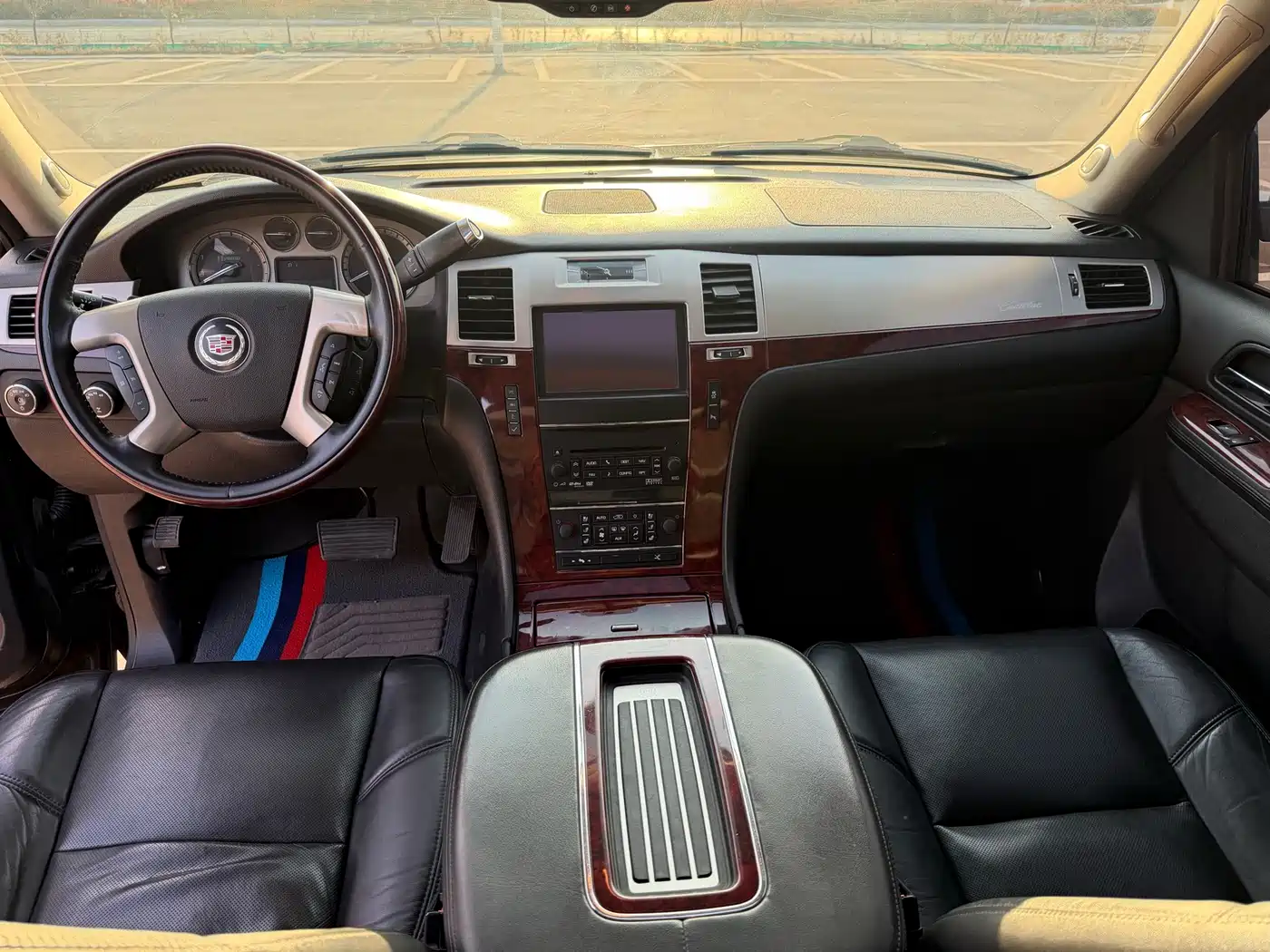 Cadillac Escalade 2010 6.0 Hybrid фото 10