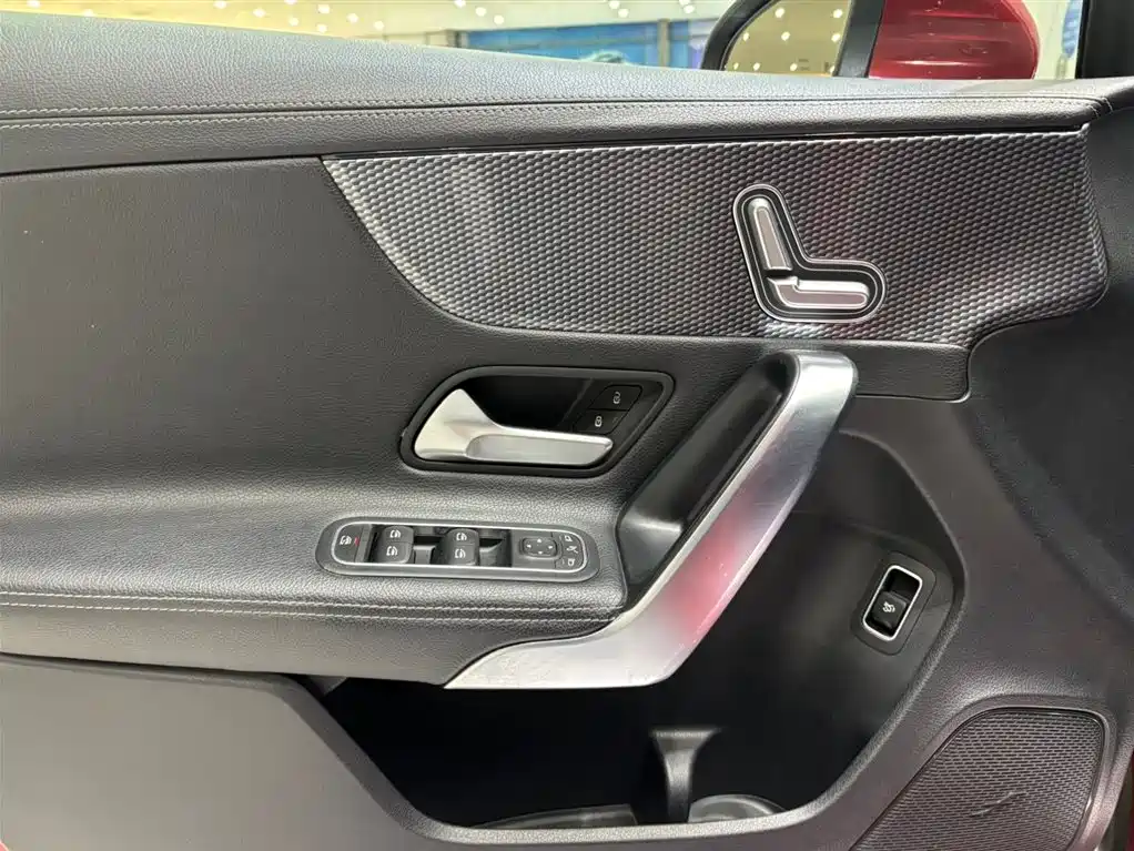 Mercedes-Benz A-Class 2020 A 200 L Sport Sedan фото 10
