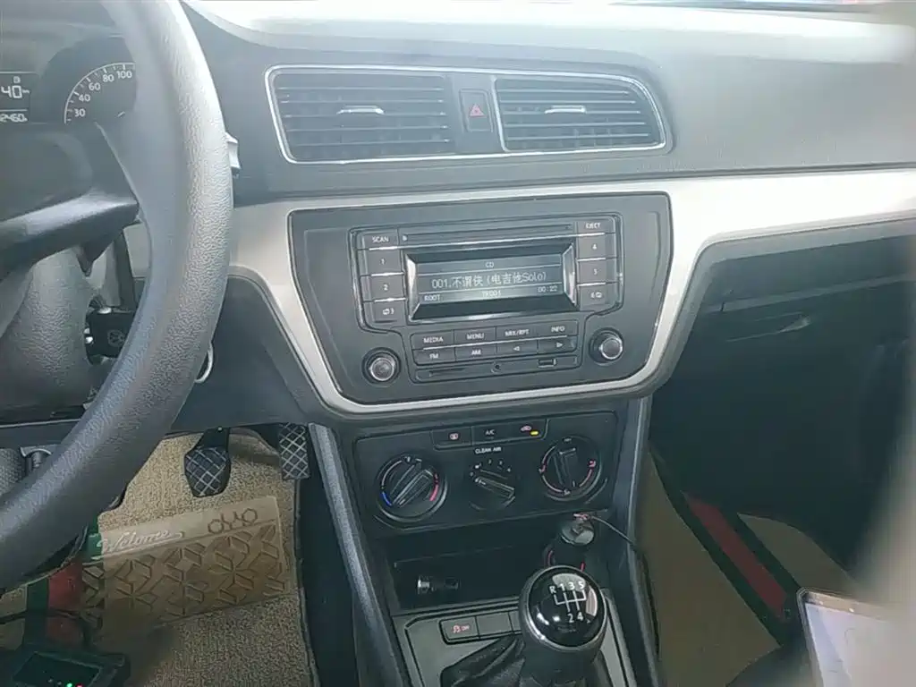 Volkswagen Lavida 2017 1.6L Manual Trend Edition фото 13