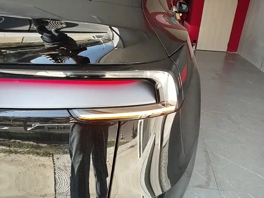 Фото 8 - Tesla Model Y