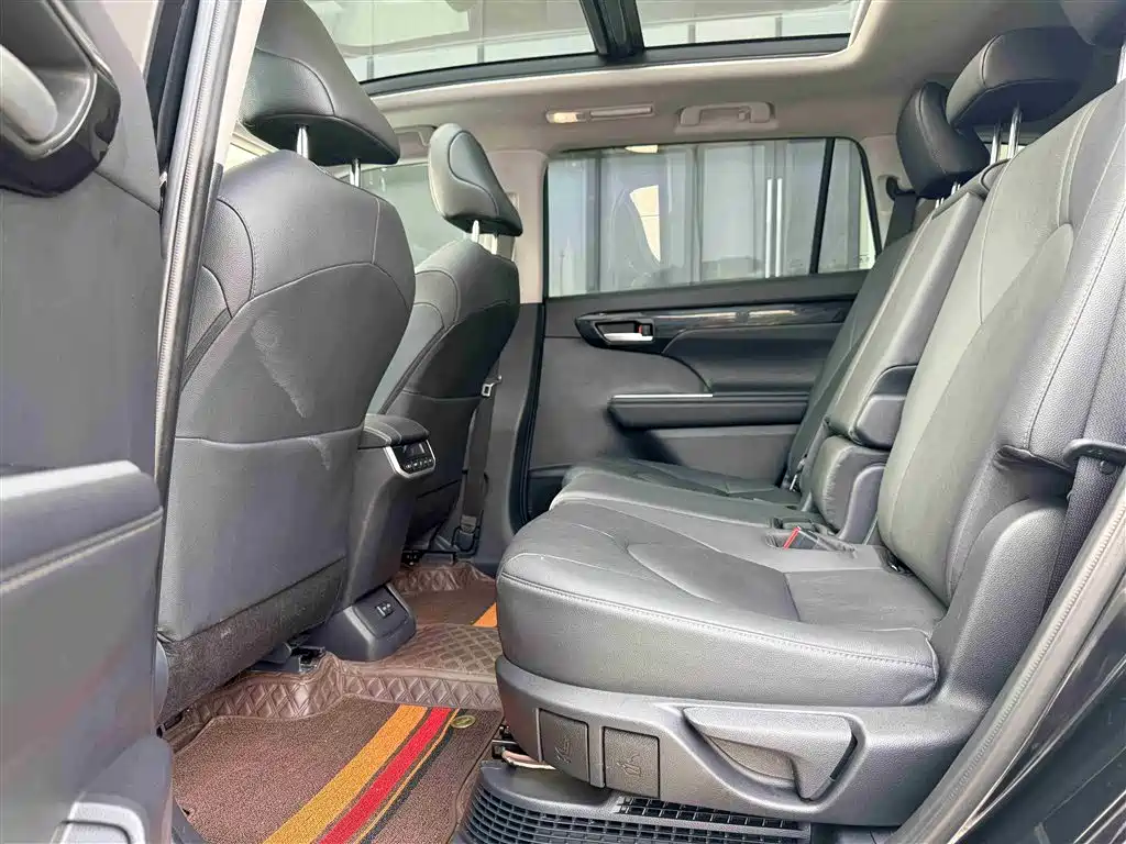 Toyota Highlander 2023 2.5L Smart Hybrid Dual Engine FWD Premium 7-Seater фото 6