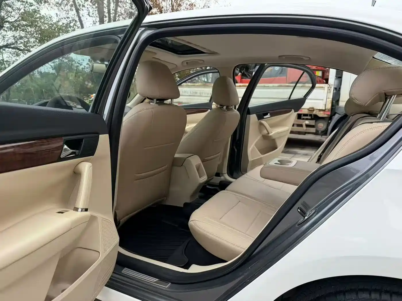 Volkswagen Lavida 2013 Facelift 1.4TSI DSG Comfort фото 6