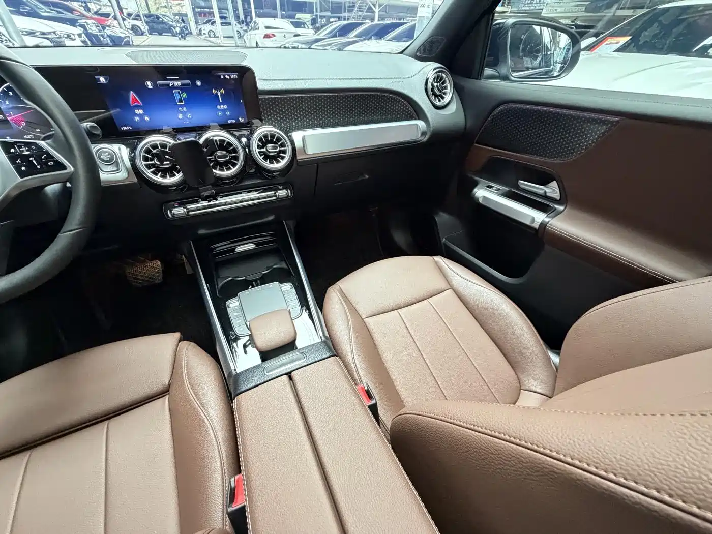 Mercedes-Benz GLB 2024 Facelift GLB 220 Dynamic фото 31