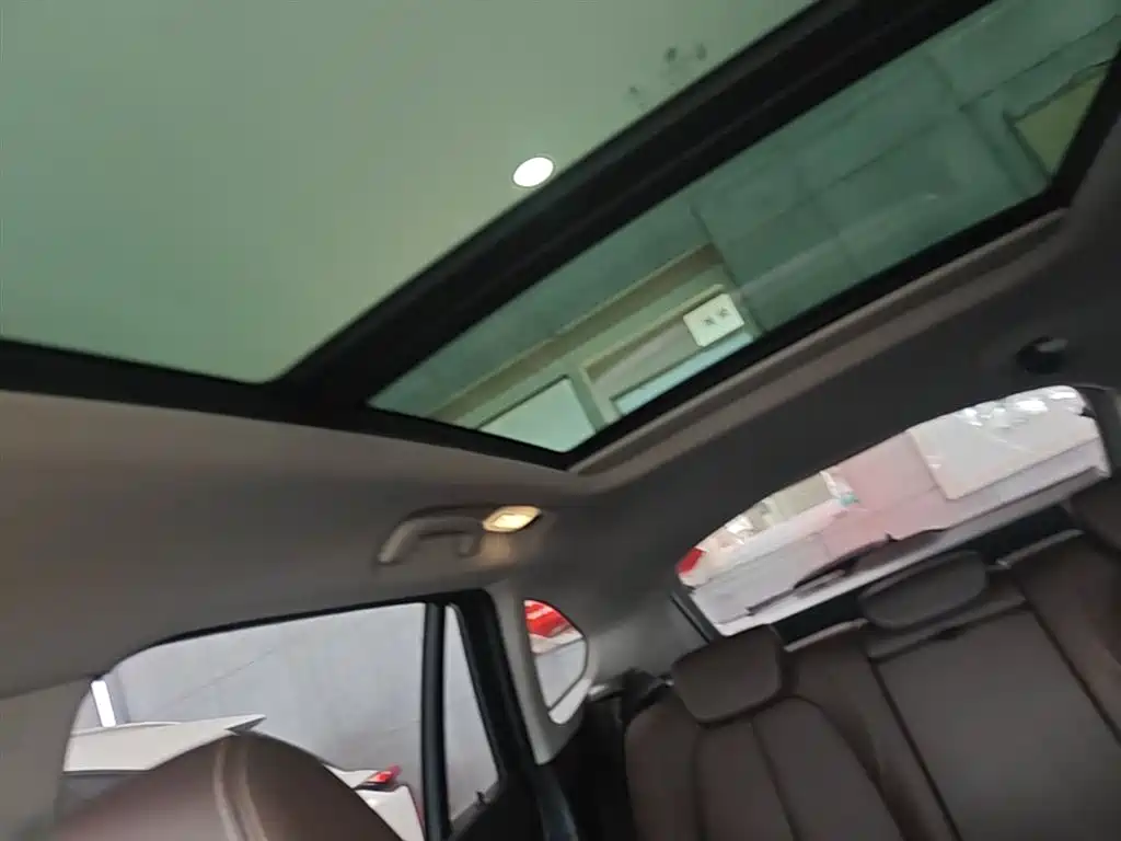 BMW X1 2018 sDrive18Li Premium Model фото 18