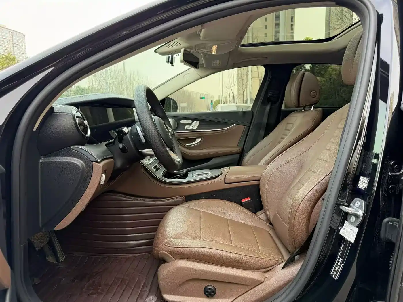 Mercedes-Benz E-Class 2020 E 300 L Luxury Model фото 4
