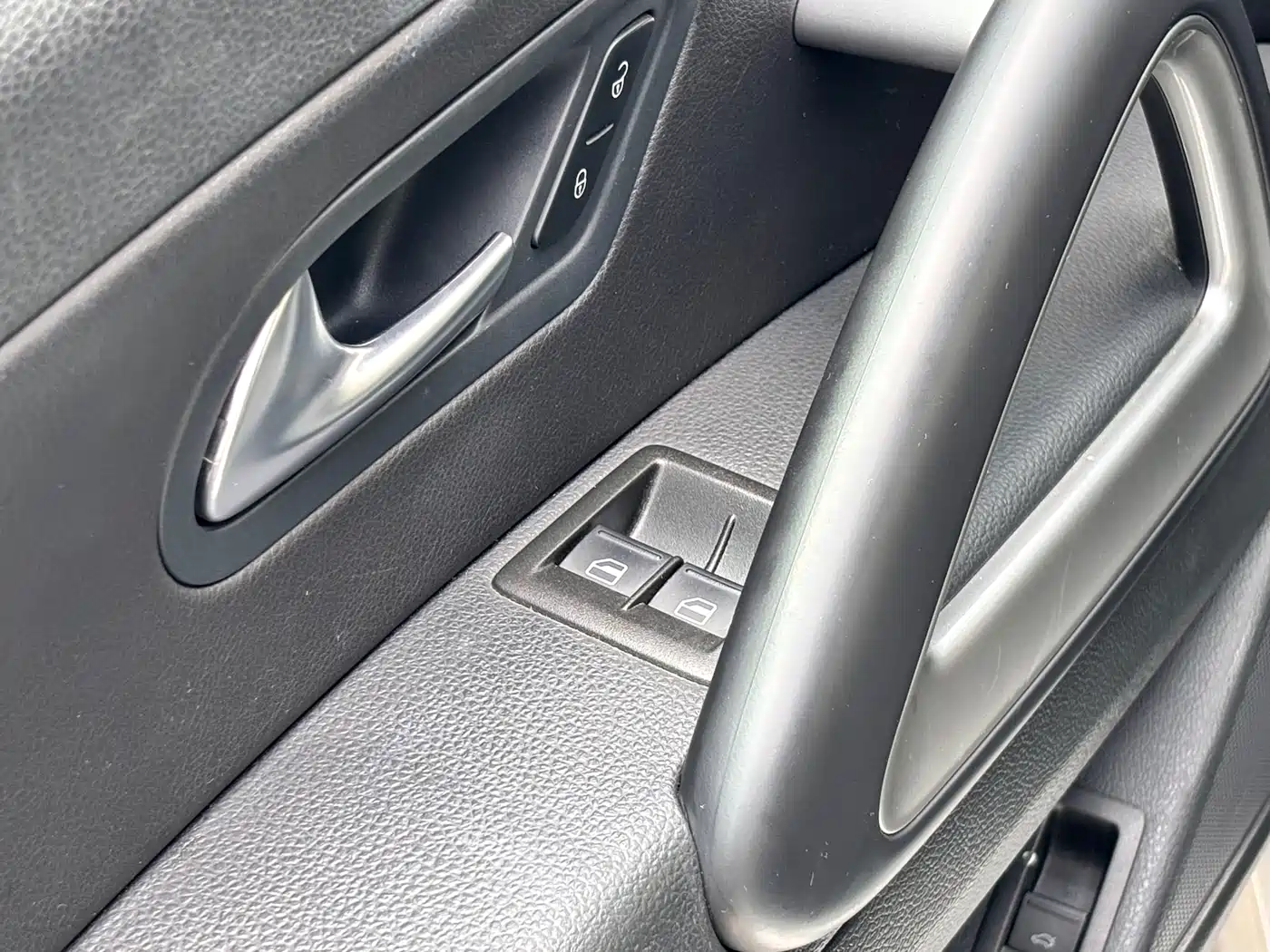 Volkswagen Scirocco 2011 2.0TSI R-Line фото 14