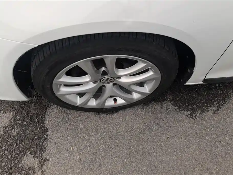 Volkswagen Scirocco 2015 1.4TSI Trend Edition фото 6