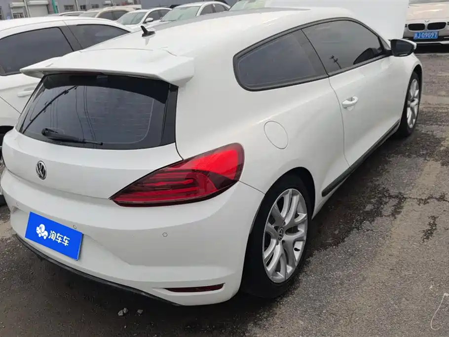Volkswagen Scirocco 2015 1.4TSI Trend Edition фото 3