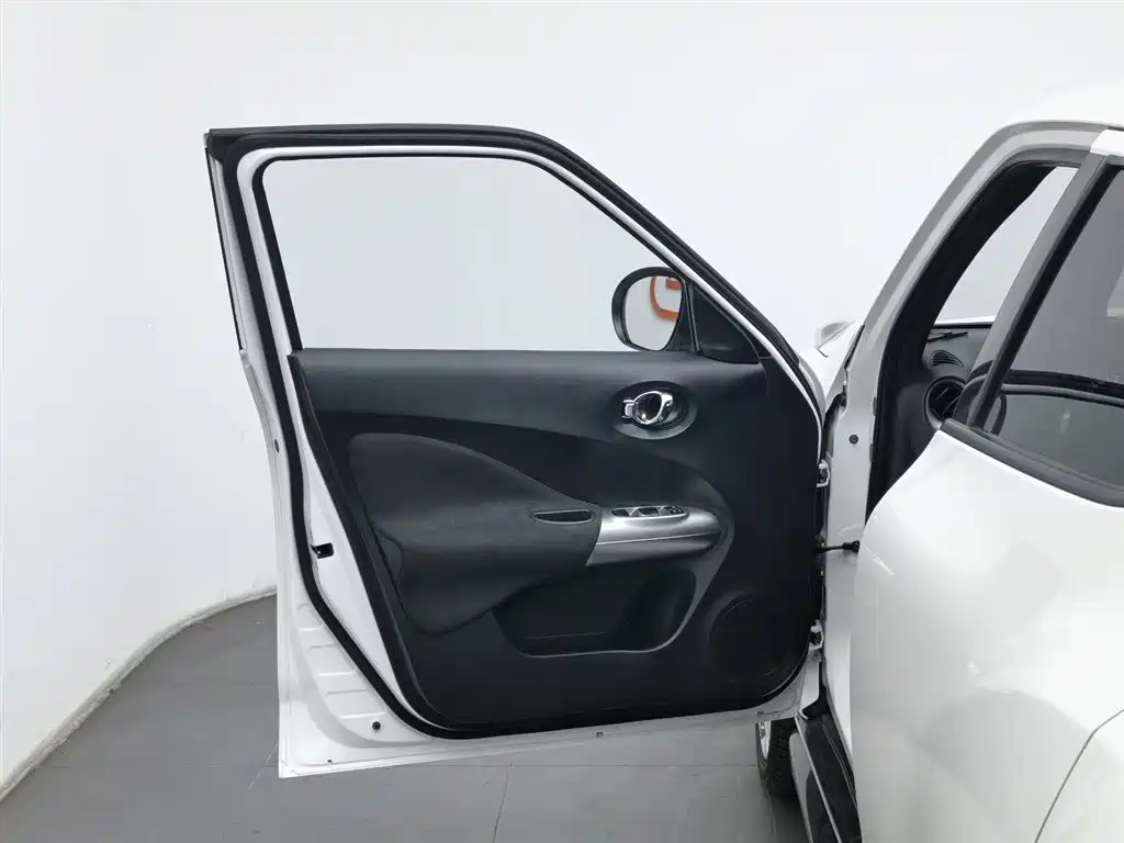 INFINITI ESQ