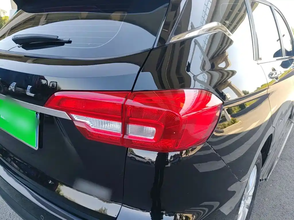 Фото 8 - Haval M6