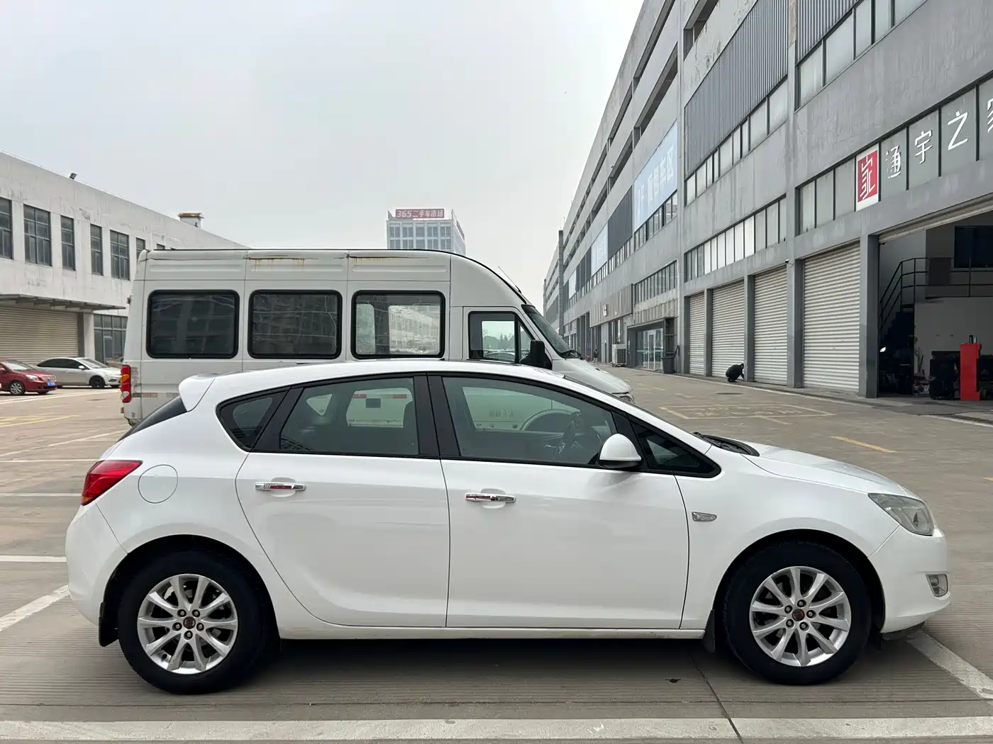 Buick Excelle 2013 Model XT 1.6L Automatic Fashion фото 5