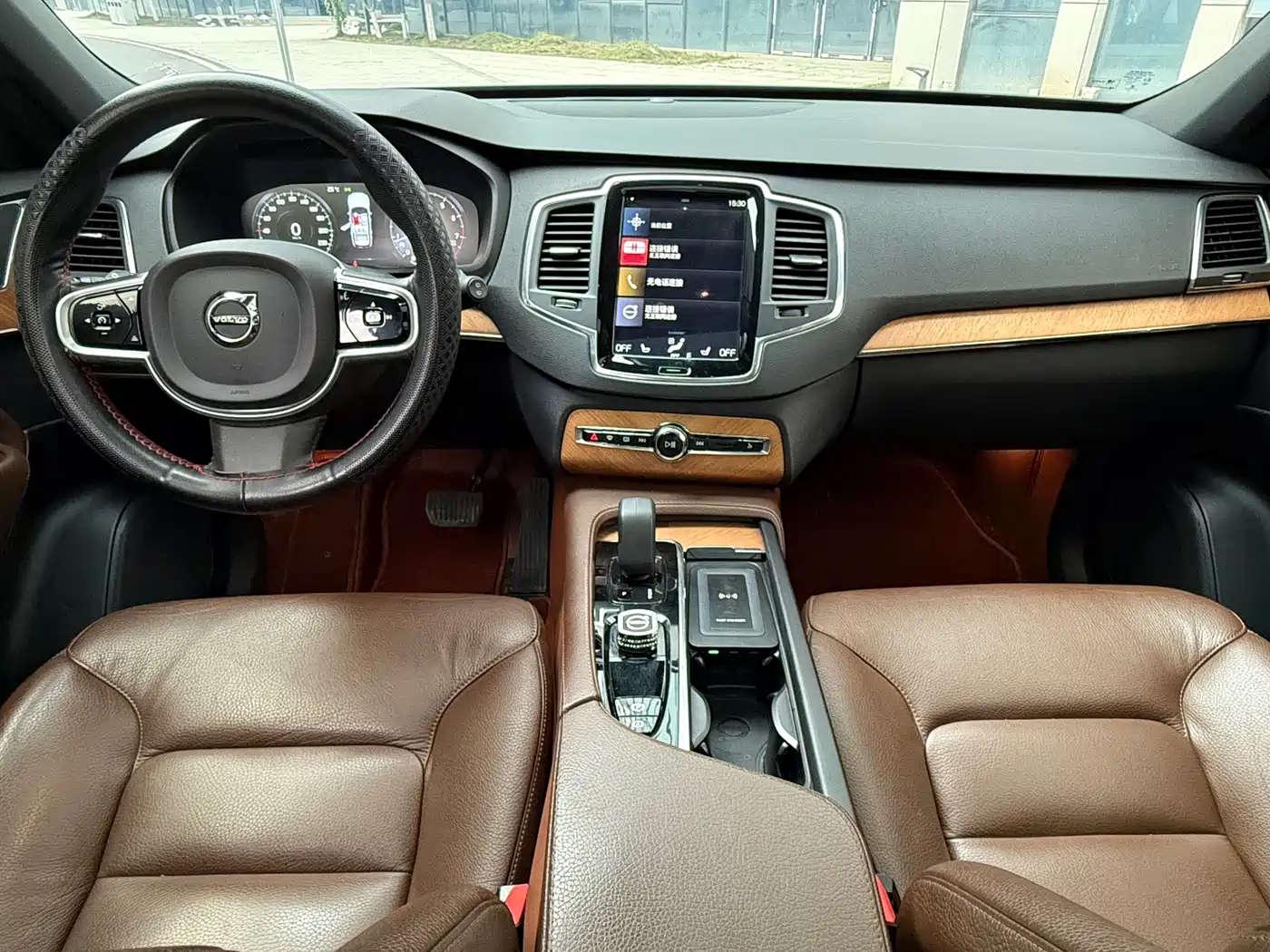 VOLVO XC90
