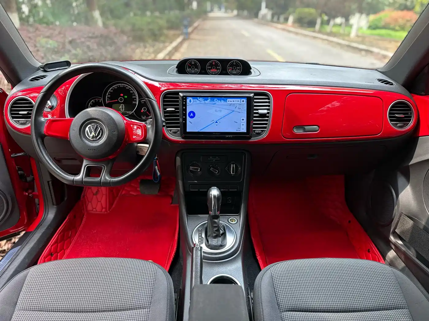 Volkswagen Beetle 2013 1.4TSI Fashion Edition фото 12