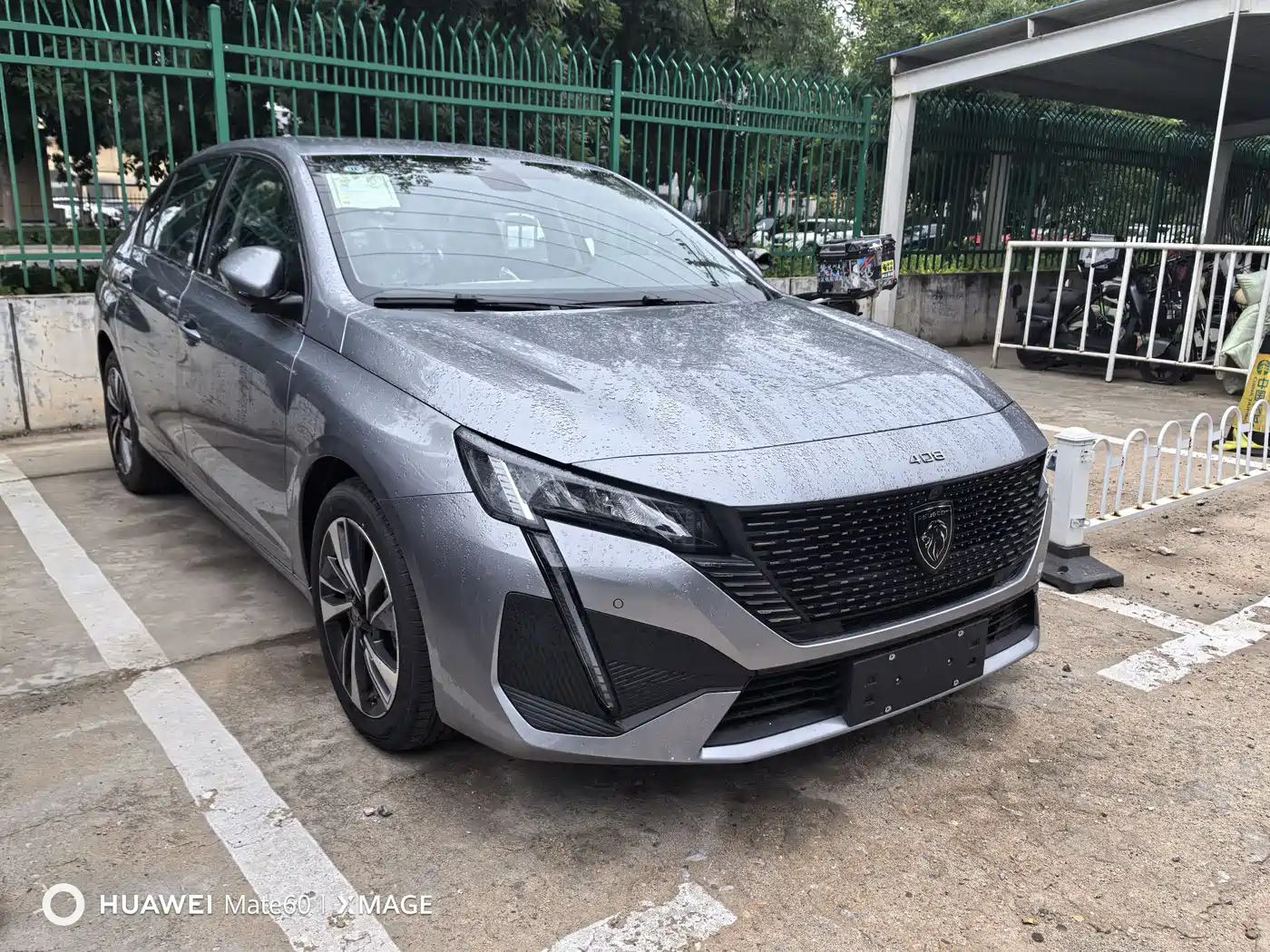 PEUGEOT 408