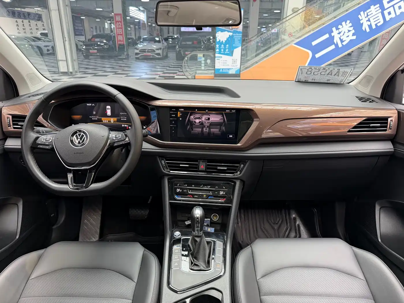 Volkswagen Tharu 2022 280TSI FWD Luxury Edition фото 11