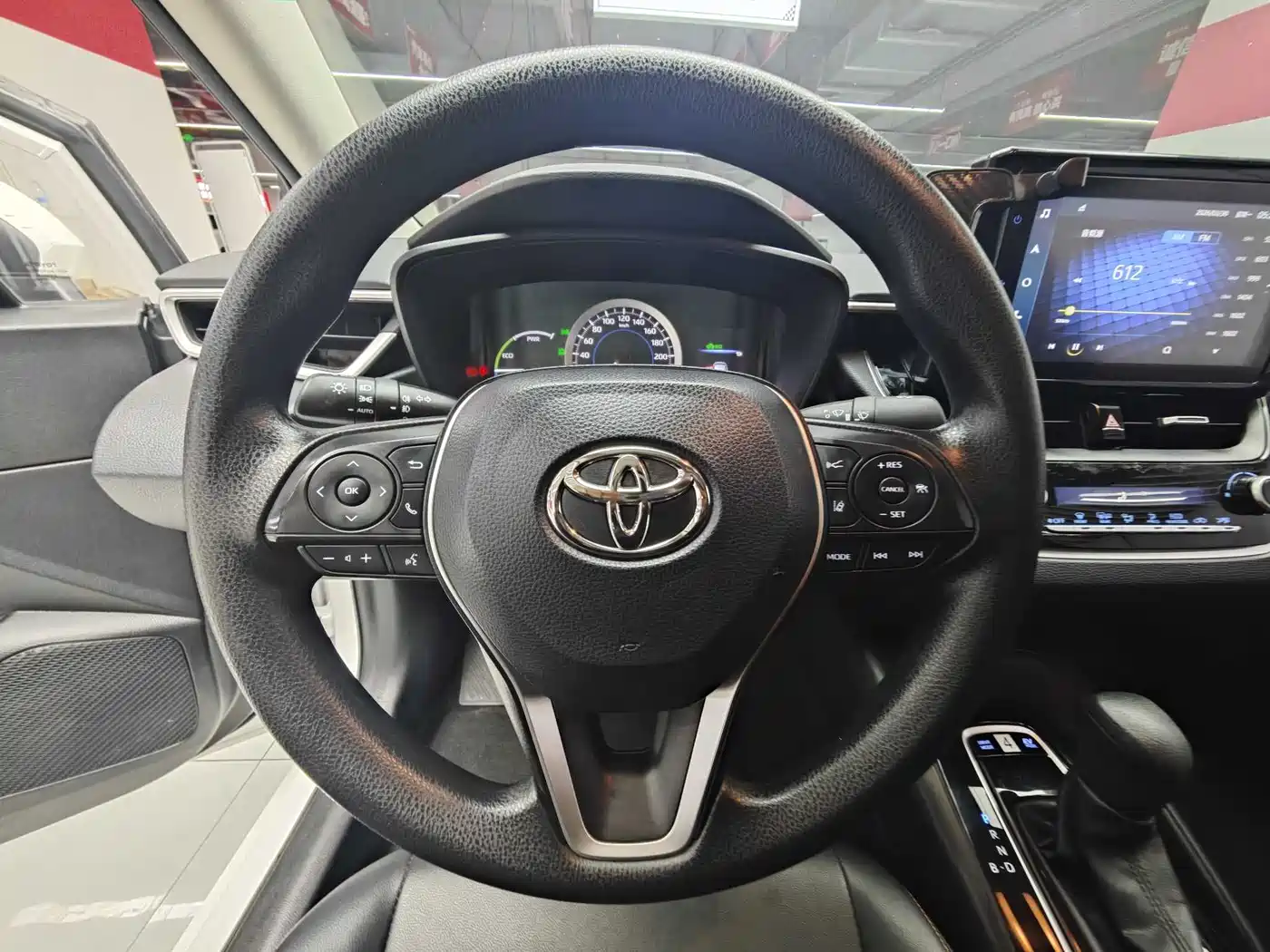 Toyota Corolla 2021 Hybrid 1.8L E-CVT Elite Edition фото 8