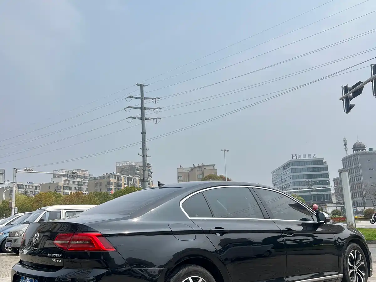 Volkswagen Magotan 2019 330TSI DSG Luxury Class China VI фото 8
