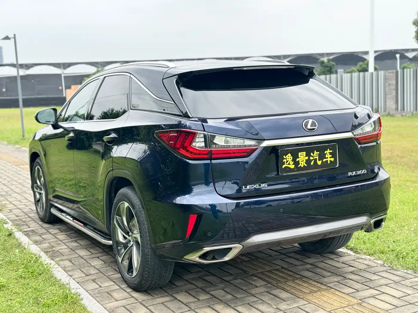 Фото 20 - Lexus RX