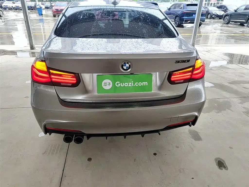 BMW 3 Series 2018 320i M Sport Black Night Edition фото 6