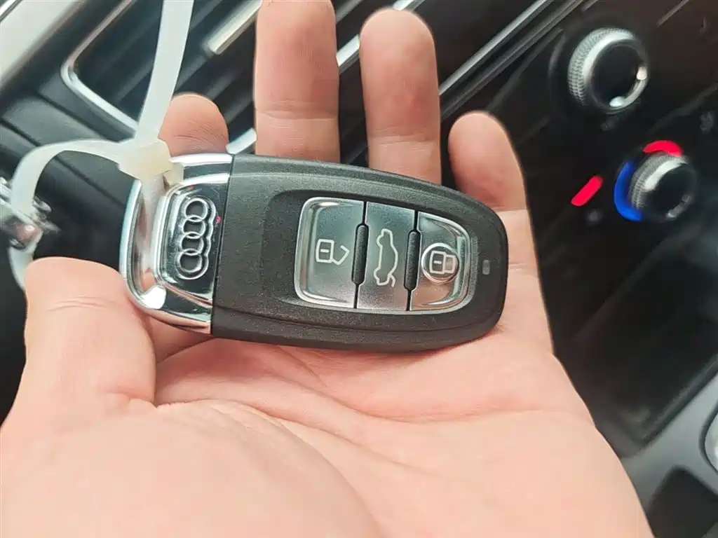 Audi A4L 2013 30 TFSI Automatic Comfort фото 9