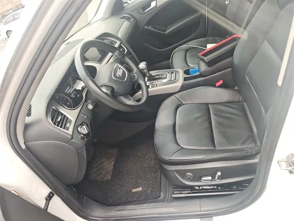 Audi A4L 2013 30 TFSI Automatic Comfort фото 15