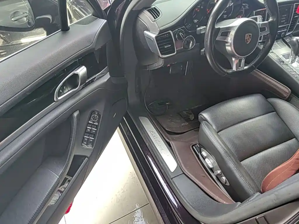 Фото 23 - Porsche Panamera